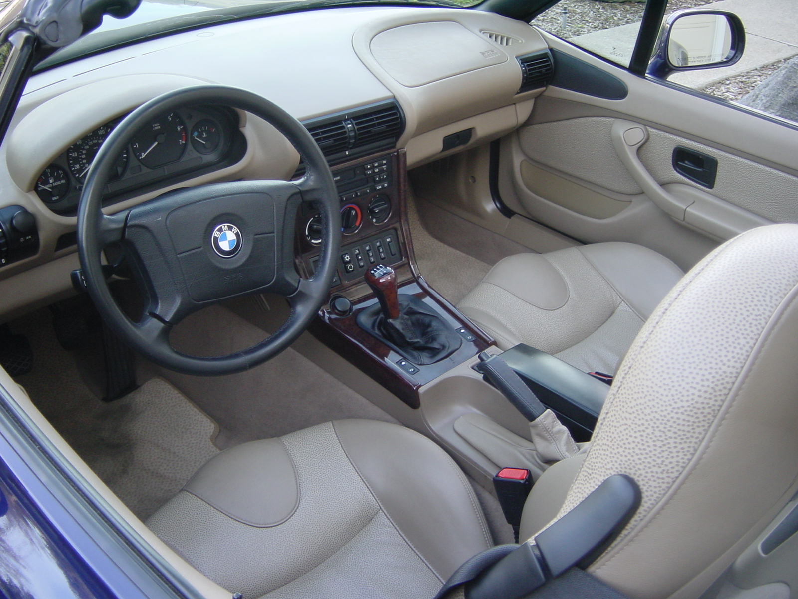 BMW   6